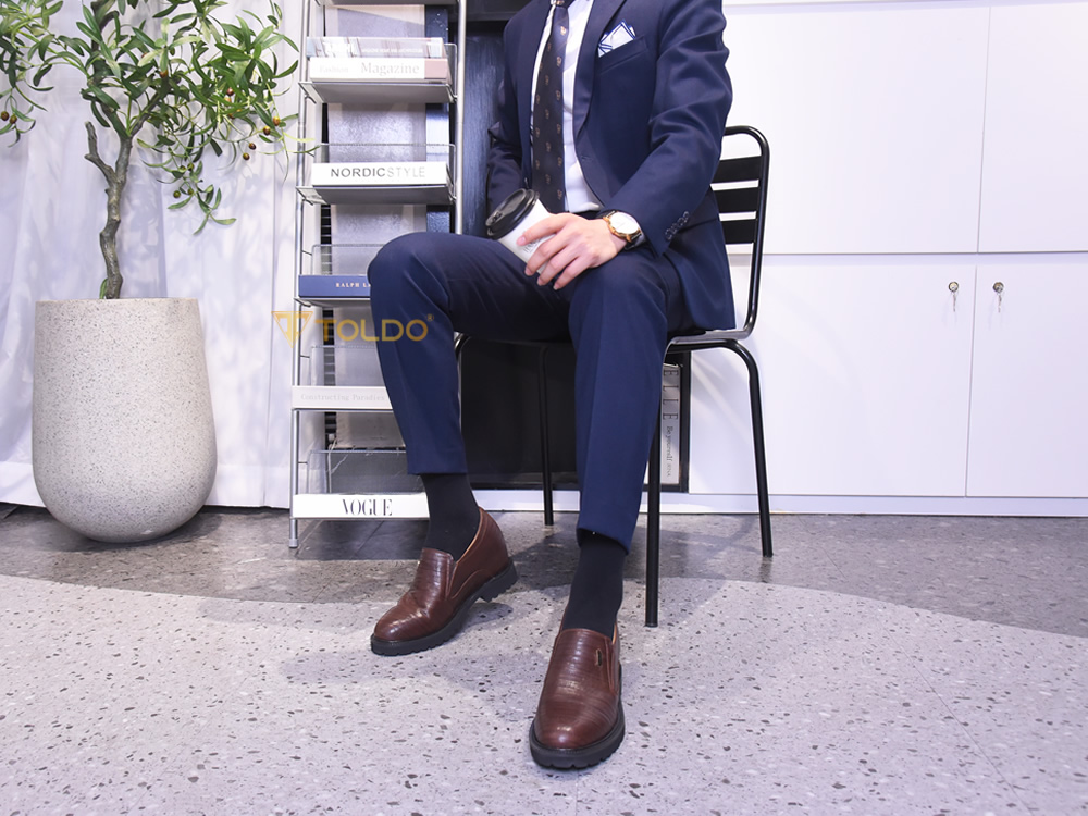 Giày cao 10cm siêu nhẹ màu nâu sần 15