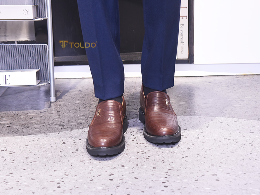 Giày cao 10cm siêu nhẹ màu nâu sần 4