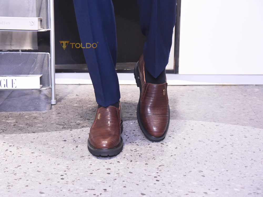 Giày cao 10cm siêu nhẹ màu nâu sần 3