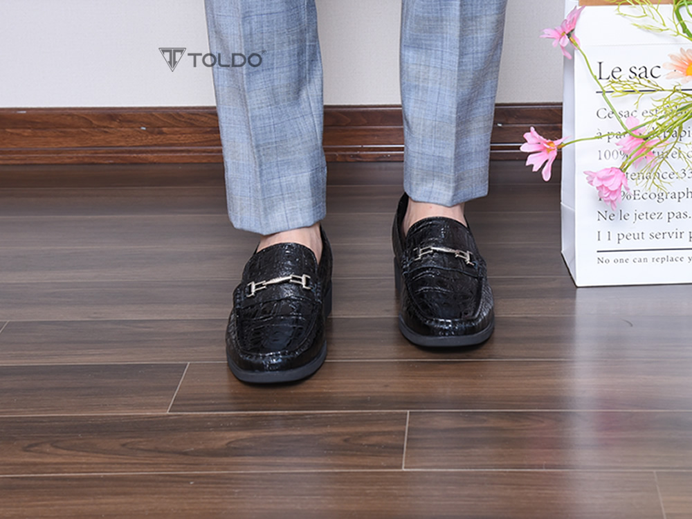Giày cao 7cm họa tiết vân cá sấu
