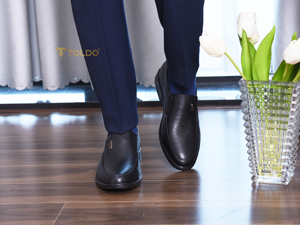 Giày cao 7cm da sần đế khâu
