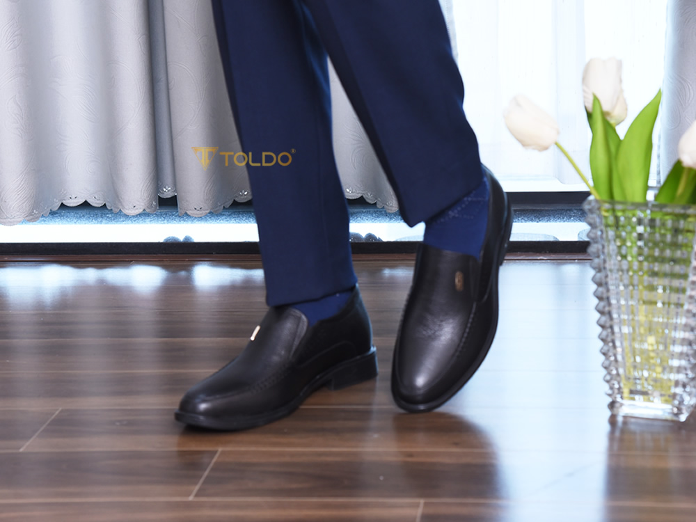 Giày cao 7cm da sần đế khâu