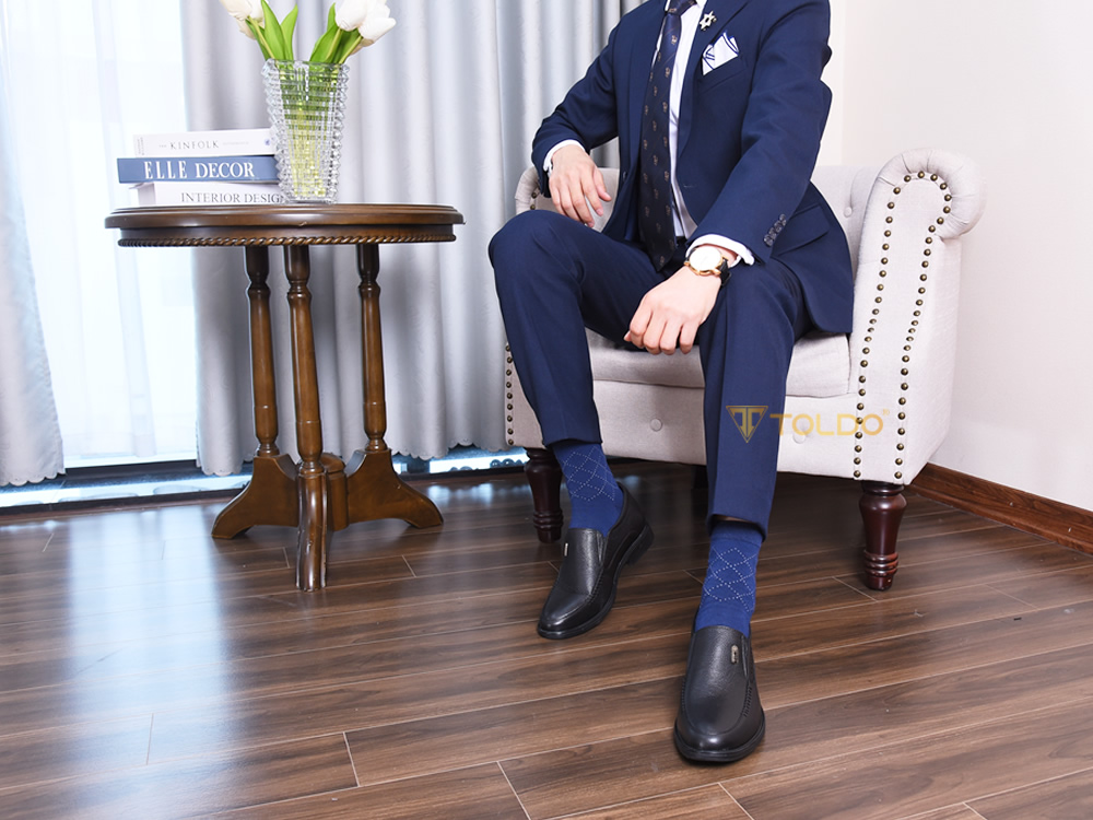 Giày cao 7cm da sần đế khâu