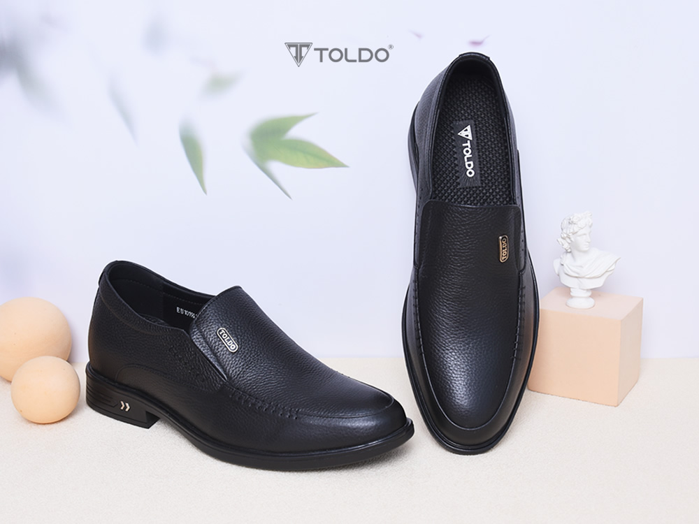 Giày cao 7cm da sần đế khâu
