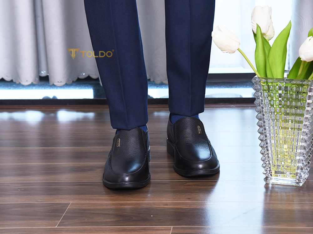 Giày cao 7cm da sần đế khâu