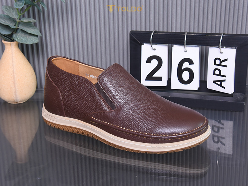 Giày nam cao 7cm da bò sần đế khâu