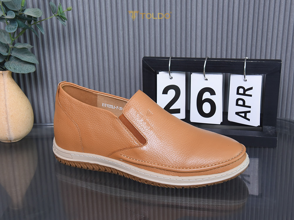 Giày nam cao 7cm da sần đế khâu