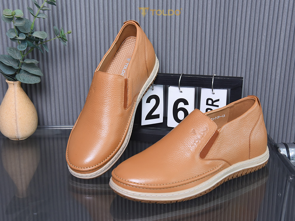 Giày nam cao 7cm da sần đế khâu