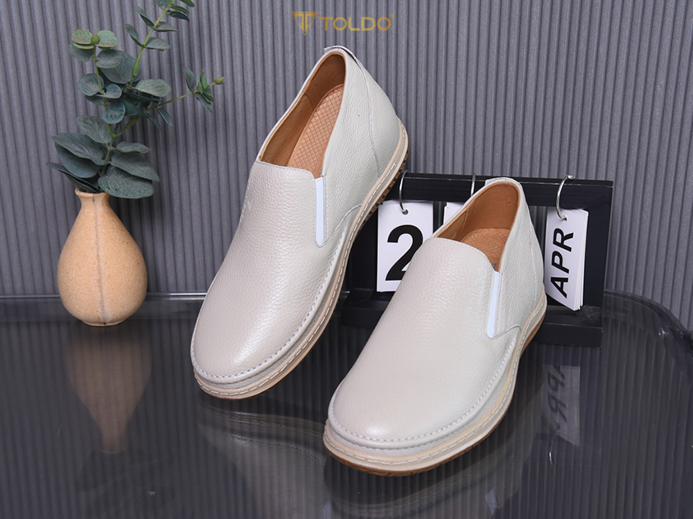 Giày tăng 7cm  chiều cao da sần nhẹ