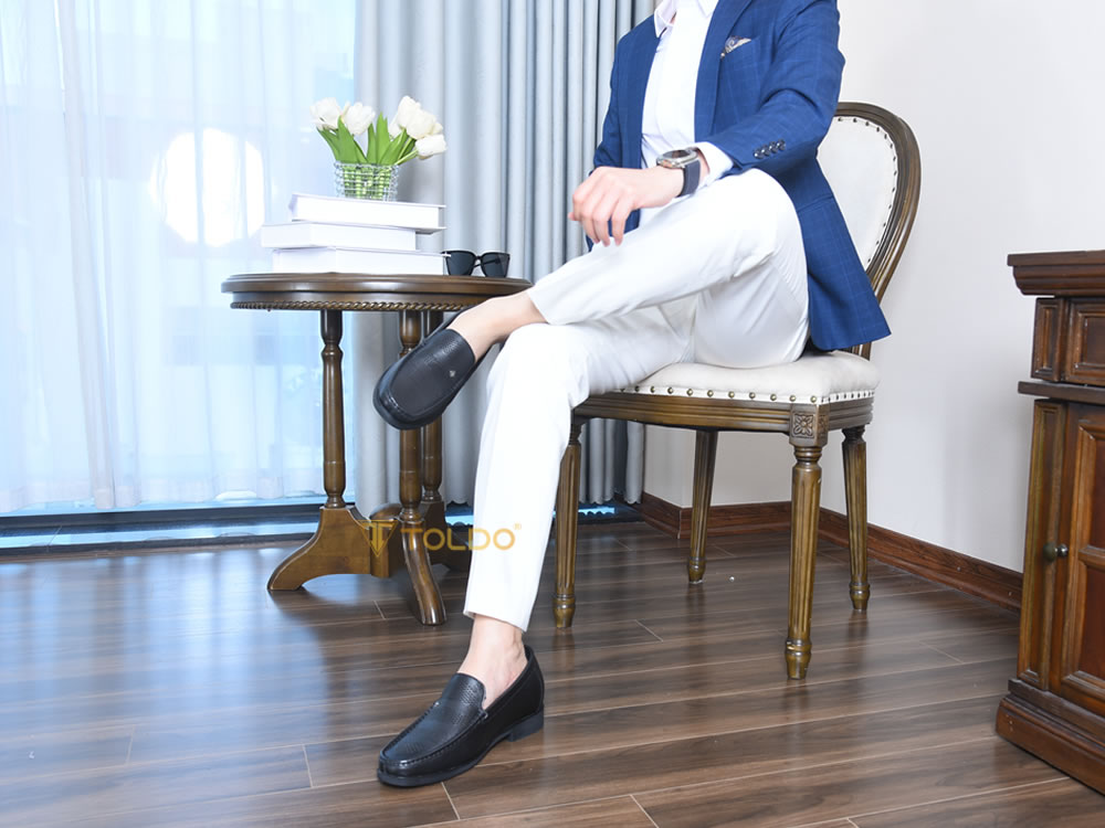 Giày cao 7cm thoáng khi đế khâu