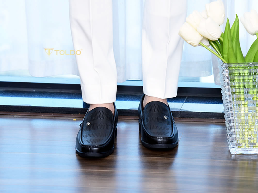 Giày cao 7cm thoáng khi đế khâu