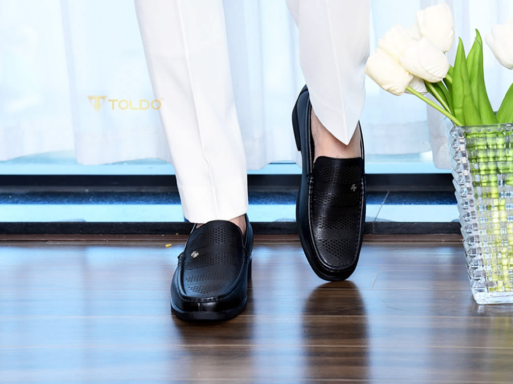 Giày cao 7cm thoáng khi đế khâu