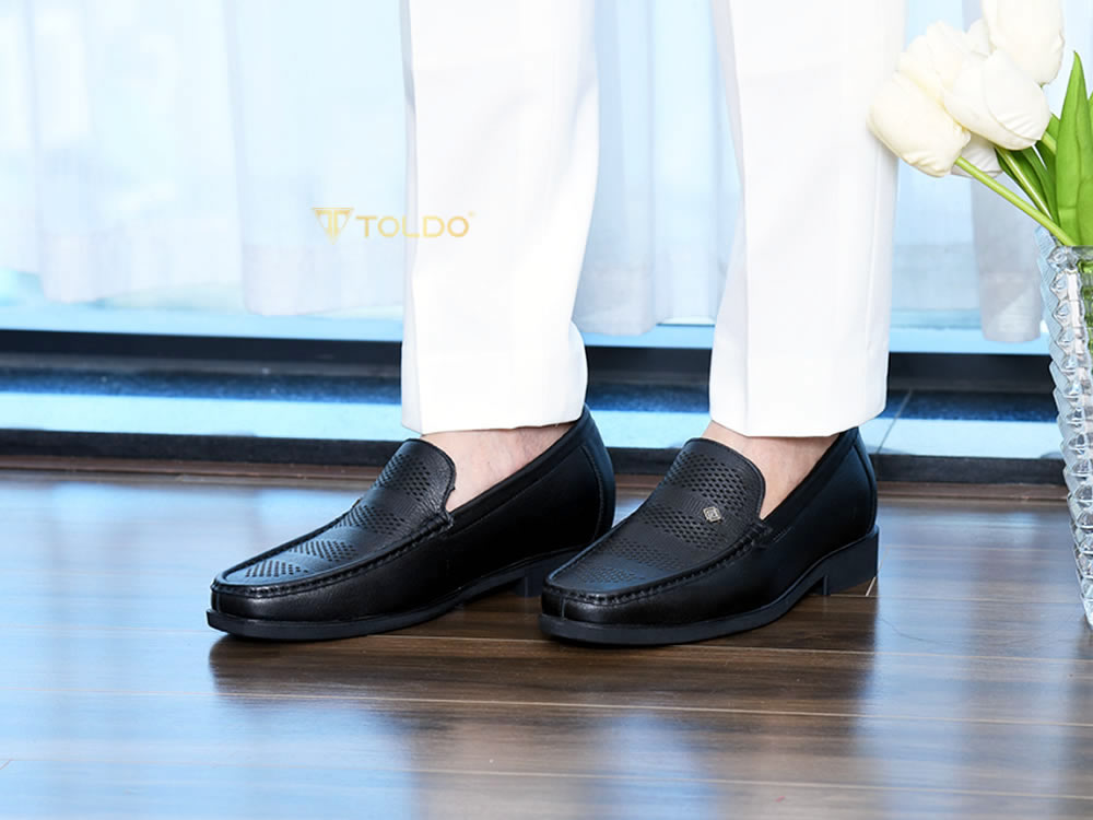 Giày cao 7cm thoáng khi đế khâu