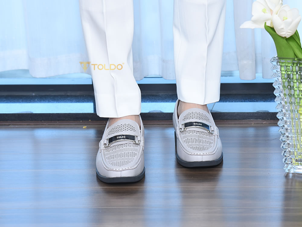 Giày nam cao 7cm thoáng khi đế khâu