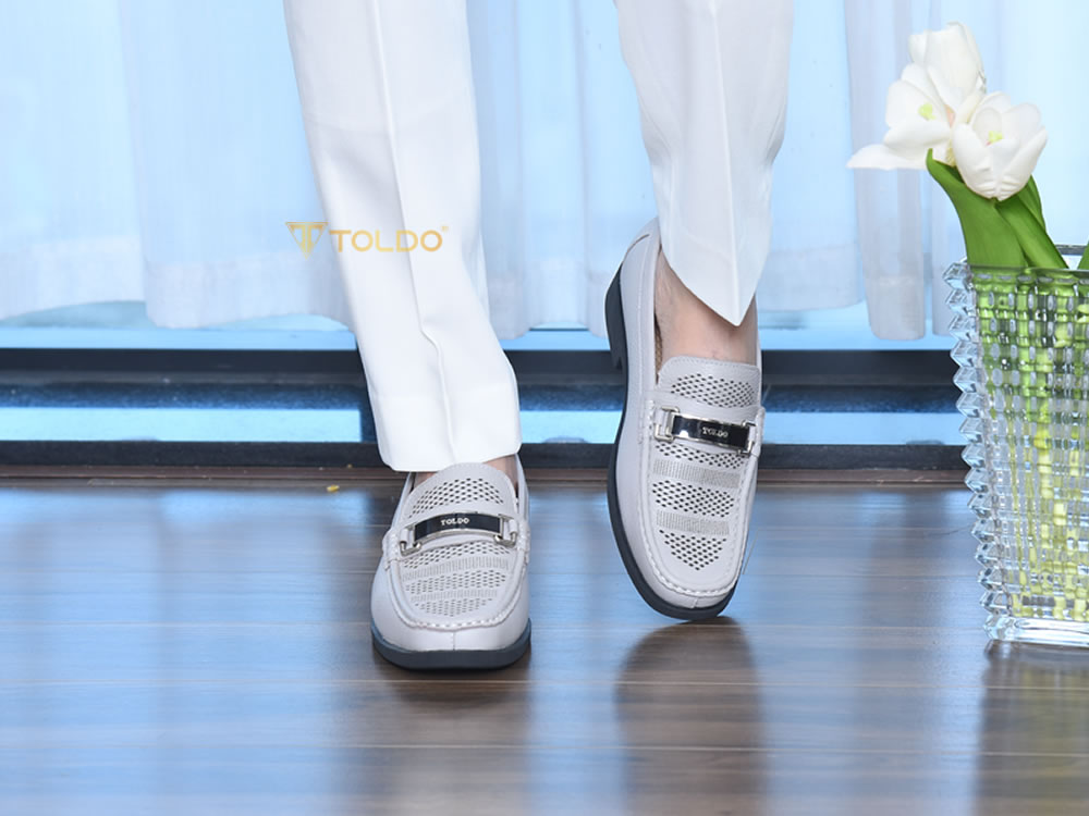 Giày nam cao 7cm thoáng khi đế khâu