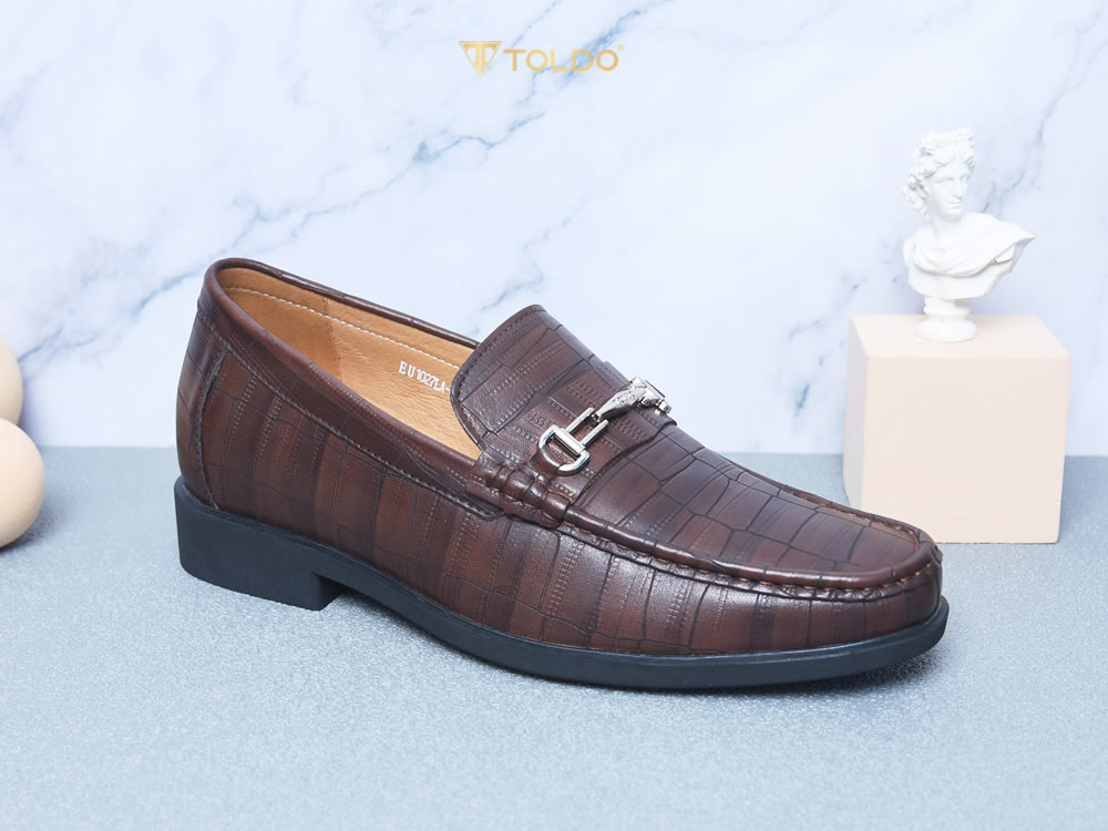 Giày cao 7cm vân cá sấu đế khâu