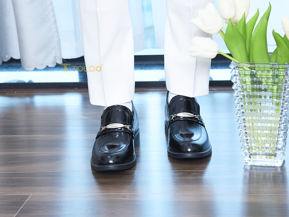 Giày cao 8cm da bóng lịch lãm đế khâu